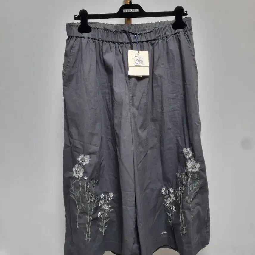 [BUNJANG] Super Hakata Grey Flower Embroidery Pants / 슈퍼하카타 그레이 꽃 자수 바지