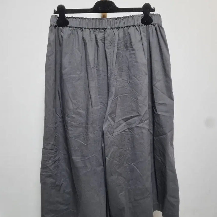 [BUNJANG] Super Hakata Grey Flower Embroidery Pants / 슈퍼하카타 그레이 꽃 자수 바지