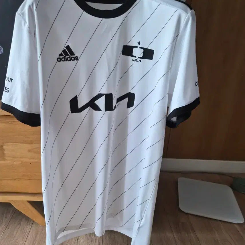 [BUNJANG] 2023 Dplus Kia ShowMaker Short Sleeve Jersey / 2023 디플러스 기아(DK) 쇼메이커 반팔 유니폼 판매합니다.