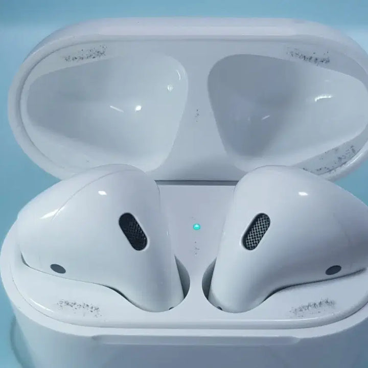 [BUNJANG] Apple AirPods 2nd Gen - Refurbished with Battery Replacement Service / [에어팟 2세대] 4.5시간 연속재생 가능, 배터리 교체 서비스