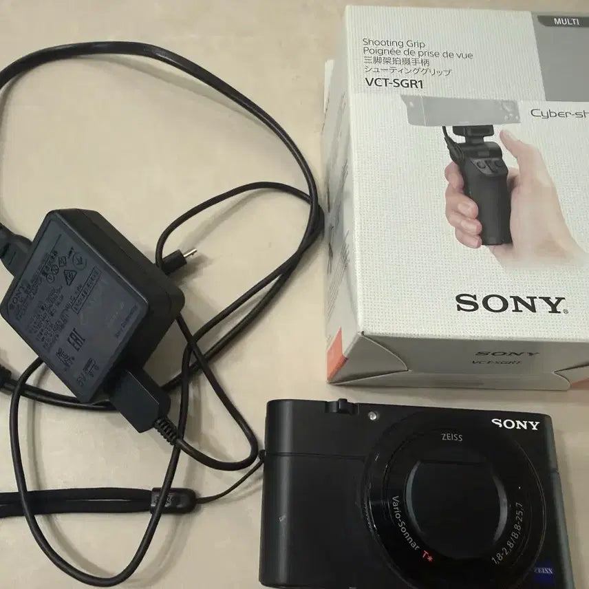 [SOLD OUT] 소니 RX100M5 + vct-sgr1 판매합니다
