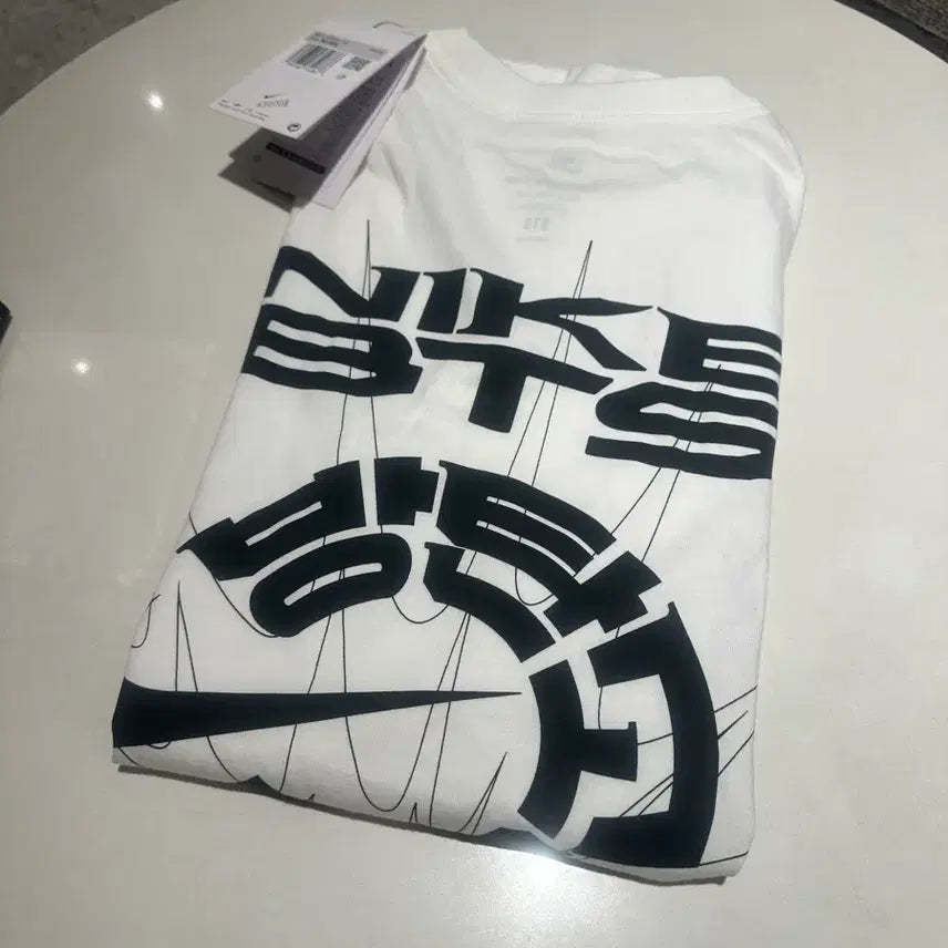 [BUNJANG] BTS x Nike Collaboration Short Sleeve T-Shirt - White XS (J-Hope Worn) / BTS x 나이키 숏슬리브 반팔 화이트 XS 새상품(홉이착용)