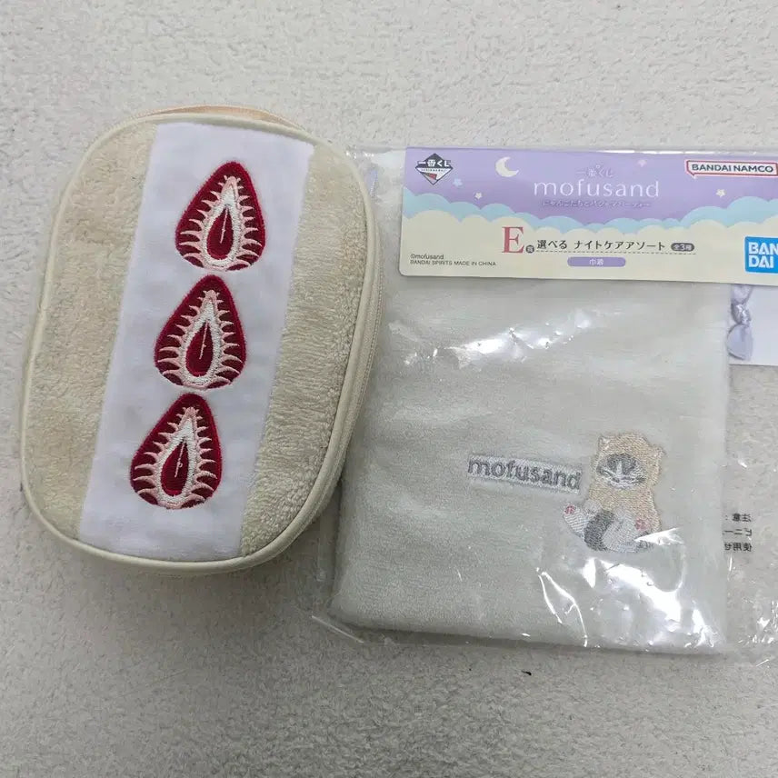 [BUNJANG] Strawberry Pouch Bundle Set / 모프샌드와 딸기 파우치 일괄 판매