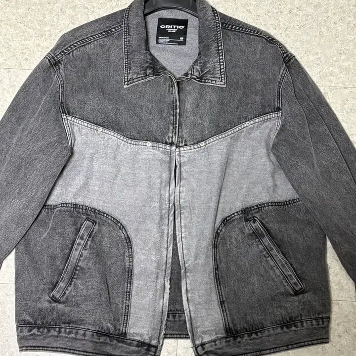 [BUNJANG] Critic Wormhole Logo Two Tone Denim Jacket / 크리틱 데님자켓 WORMHOLE LOGO TWO TONE