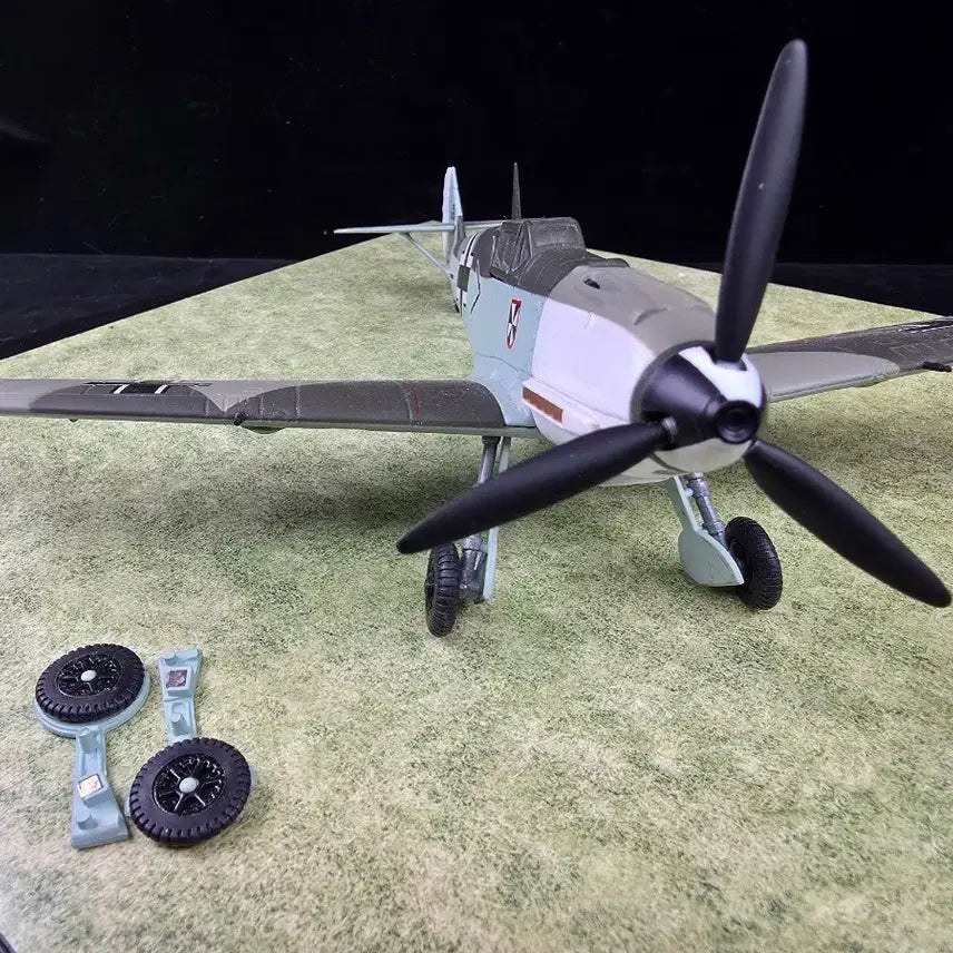[BUNJANG] Carousel 1 1:48 Messerschmitt Bf 109E Emil Diecast Model / Carousel 1 1:48 Messerschmitt Bf 109E