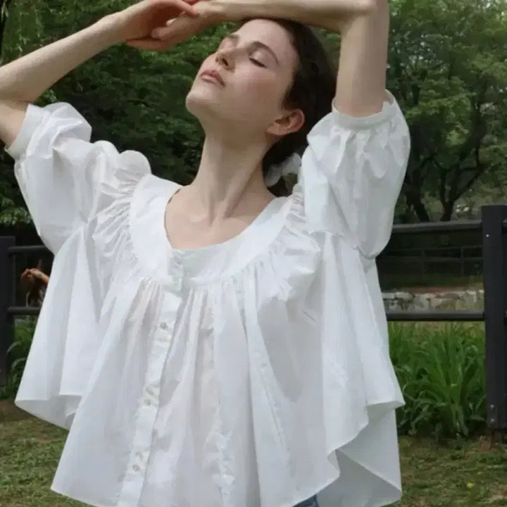 [BUNJANG] Thanat Double Button Blouse / 타낫 더블 버튼 블라우스