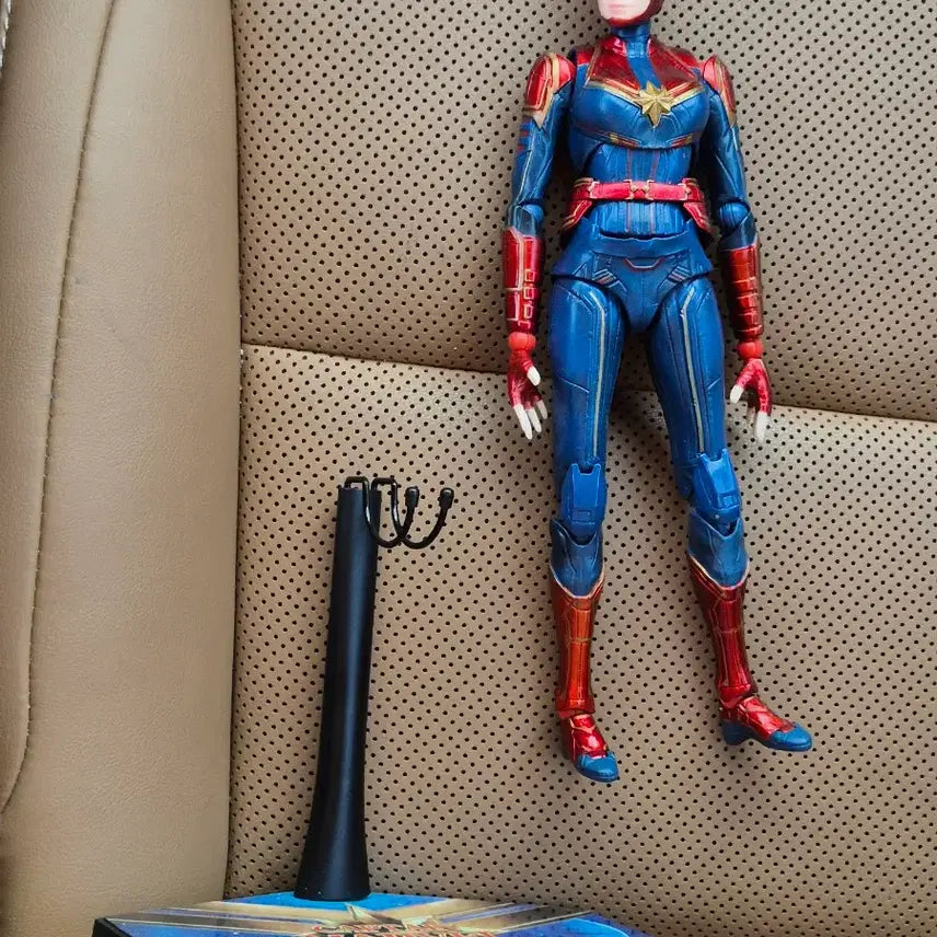 [BUNJANG] Legend Creation Captain Marvel Figure (Unsealed) / 레전드 크리에이션 캡틴마블 피규어 개봉
