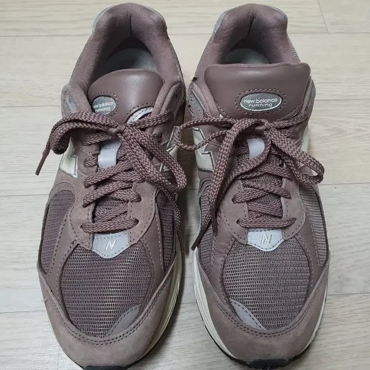[BUNJANG] New Balance 2002R Sneakers / 뉴발란스 2002R 운동화