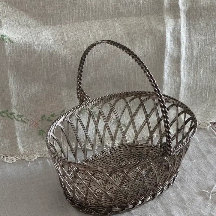 [BUNJANG] Antique Wicker Lace Basket / 앤티크 실플 레이스 바구니