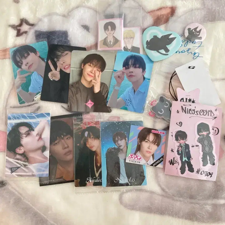 [BUNJANG] ENHYPEN Nicholas Photocard Set, Badge, Keyring, POB / 앤팀 니콜라스 뱃지 키링 특전 등