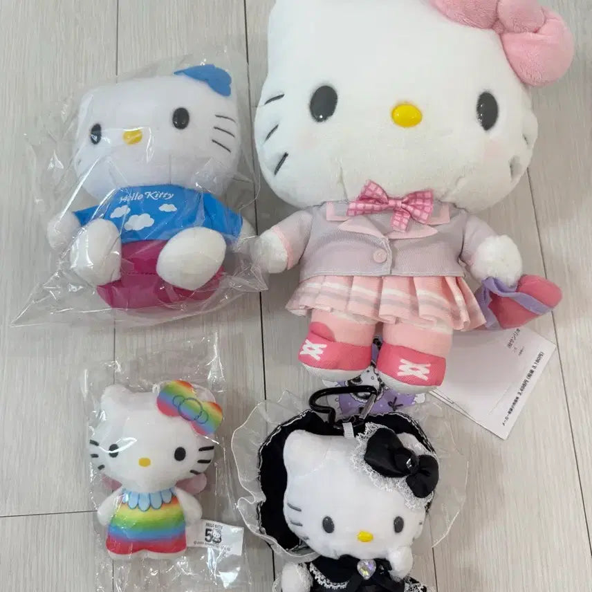 [BUNJANG] Hello Kitty Uniform Kitty Maid Kitty Doll Set (4 Types) / 헬로키티 교복키티 메이드키티 인형 4종