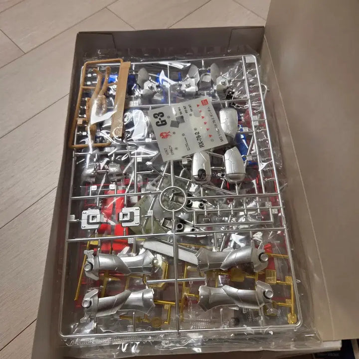 [BUNJANG] Master Grade RX-78-2 First Gundam 20th Anniversary Edition / MG 퍼스트 건담 RX-78-2 20주년 기념판