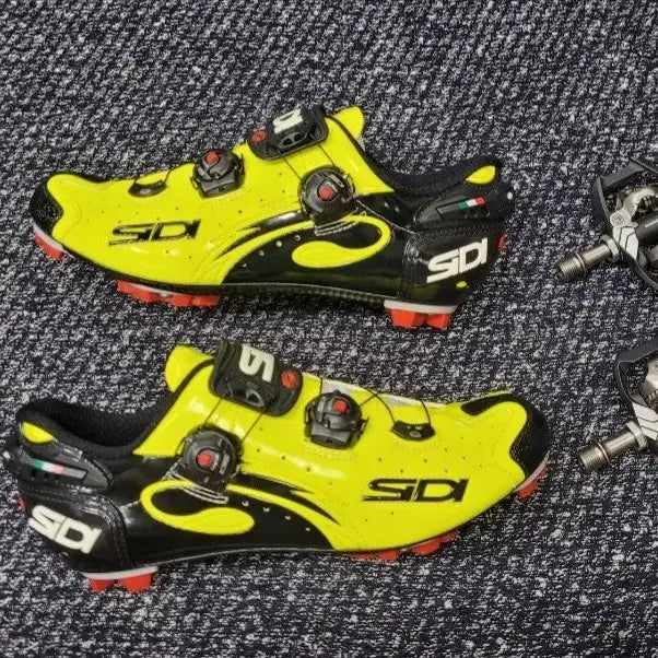 [BUNJANG] SIDI Top-Grade Carbon MTB Clipless Shoes EUR 43 with Shimano XT Clipless Pedals / SIDI 시디 최상급 카본 MTB 클릿슈즈/시마노 XT 클릿페달