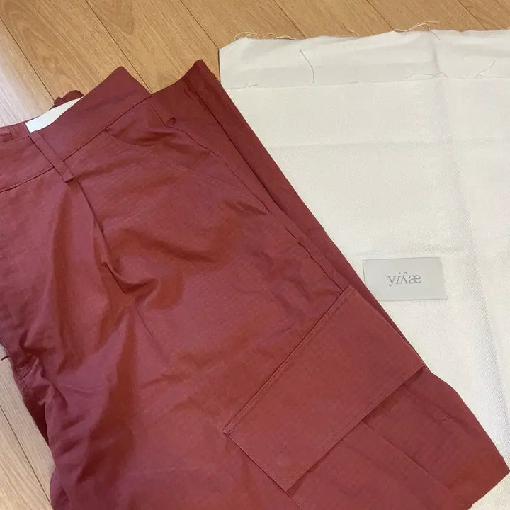 [BUNJANG] Yiyae Cargo Pants Red M / yiyae 카고 바지