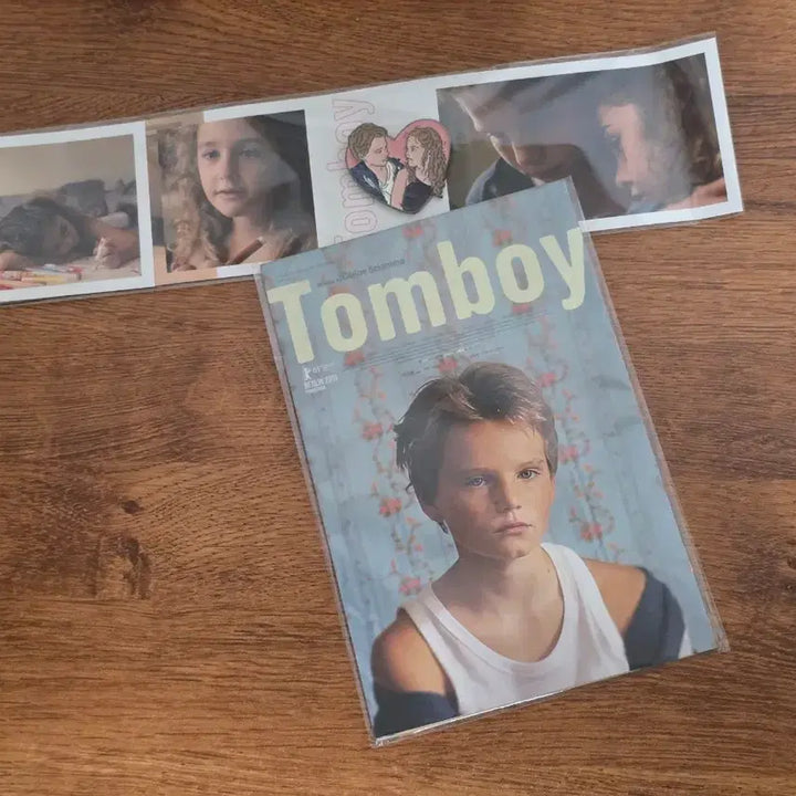 [BUNJANG] Tomboi Movie Postcard &amp; Badge Set (Sealed) / 영화 톰보이 엽서 뱃지 미개봉