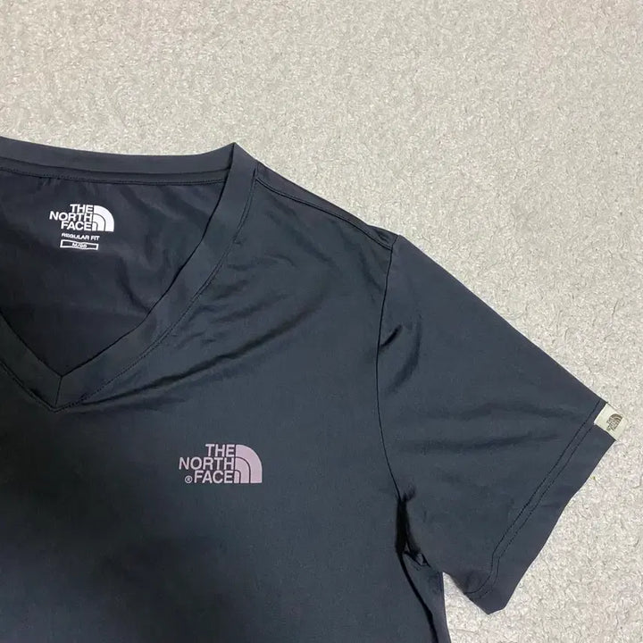 [BUNJANG] The North Face V-Neck Functional T-Shirt (M/95) / 노스페이스 반팔티 브이넥 기능성 m 95