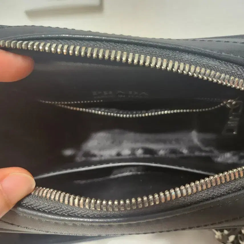 [BUNJANG] Prada-style Quilted Crossbody Bag / 프*다st 퀄팅 크로스백