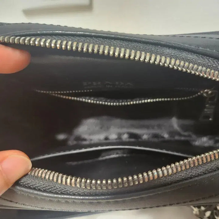 [BUNJANG] Prada-style Quilted Crossbody Bag / 프*다st 퀄팅 크로스백