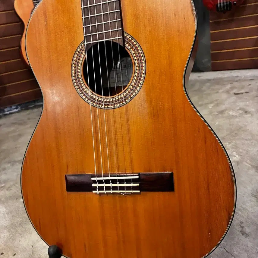 [BUNJANG] Kim Young Jin No. 25 Solid Wood Classical Guitar / [전국택배 가능] 김영진 25호 원목 클래식기타