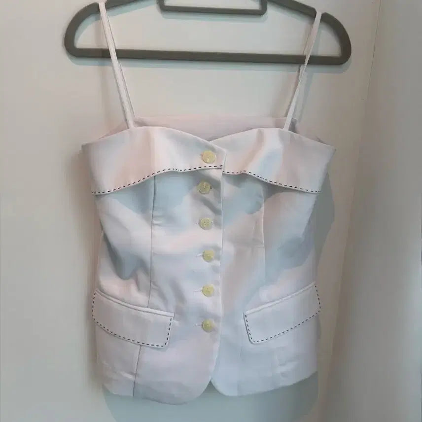 [BUNJANG] White Sleeveless Jacket / 화이트 민소매 자켓
