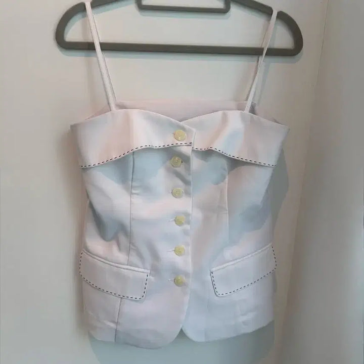 [BUNJANG] White Sleeveless Jacket / 화이트 민소매 자켓