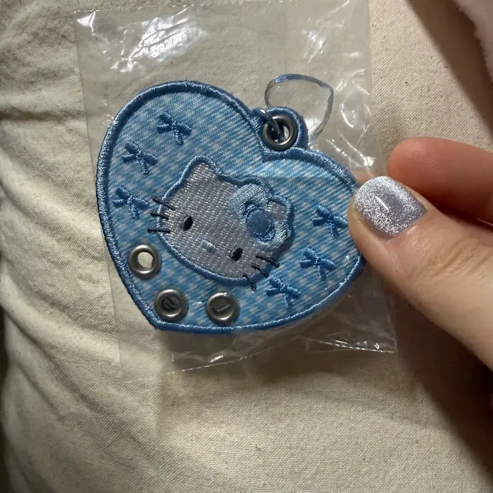 [BUNJANG] Quilted Embroidered Kitty Clover Keyring Set / 퀼트 자수 키티 클로버 키링 들