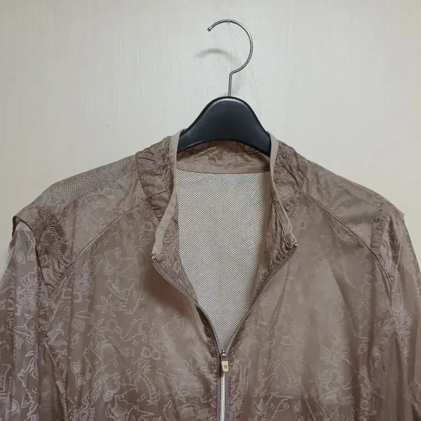 [BUNJANG] Crocodile Lightweight Windbreaker Beige / 크로커다일 경량 바람막이 110