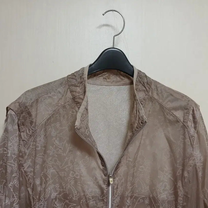 [BUNJANG] Crocodile Lightweight Windbreaker Beige / 크로커다일 경량 바람막이 110