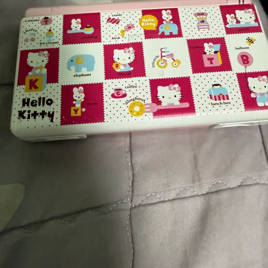 [BUNJANG] Nintendo DS Lite Noble Pink Console Bundle with Official Charger, Hello Kitty Case, and Hello Kitty Game / 닌텐도dslite노블핑크+정품충전기+키티케이스+키티칩