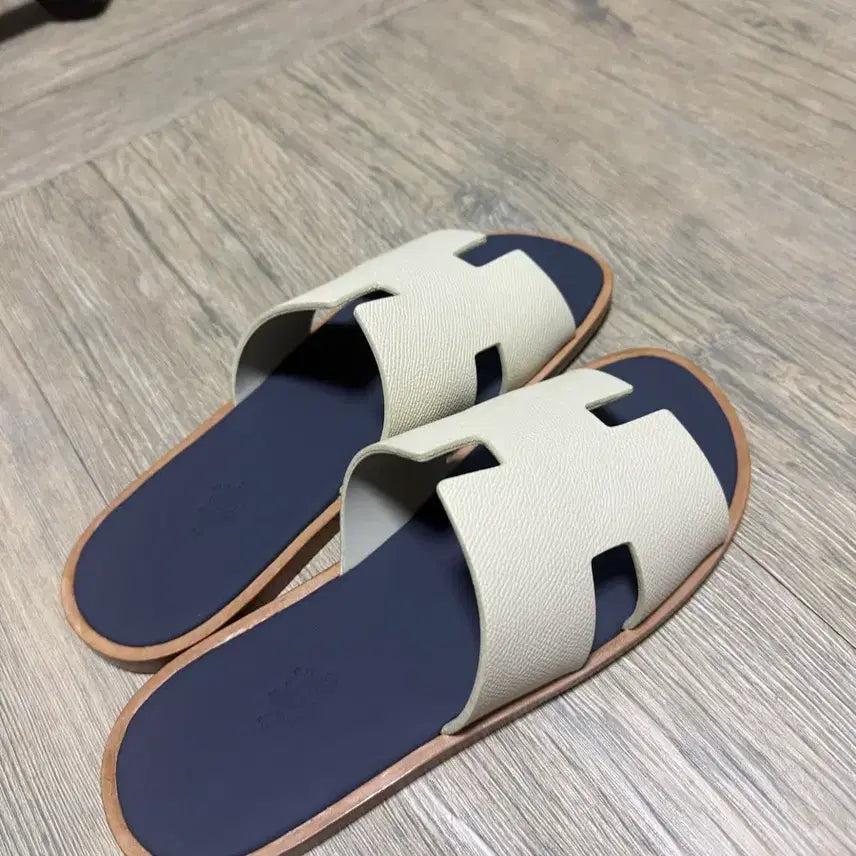 [SOLD OUT] 에르메스 이즈미르 42