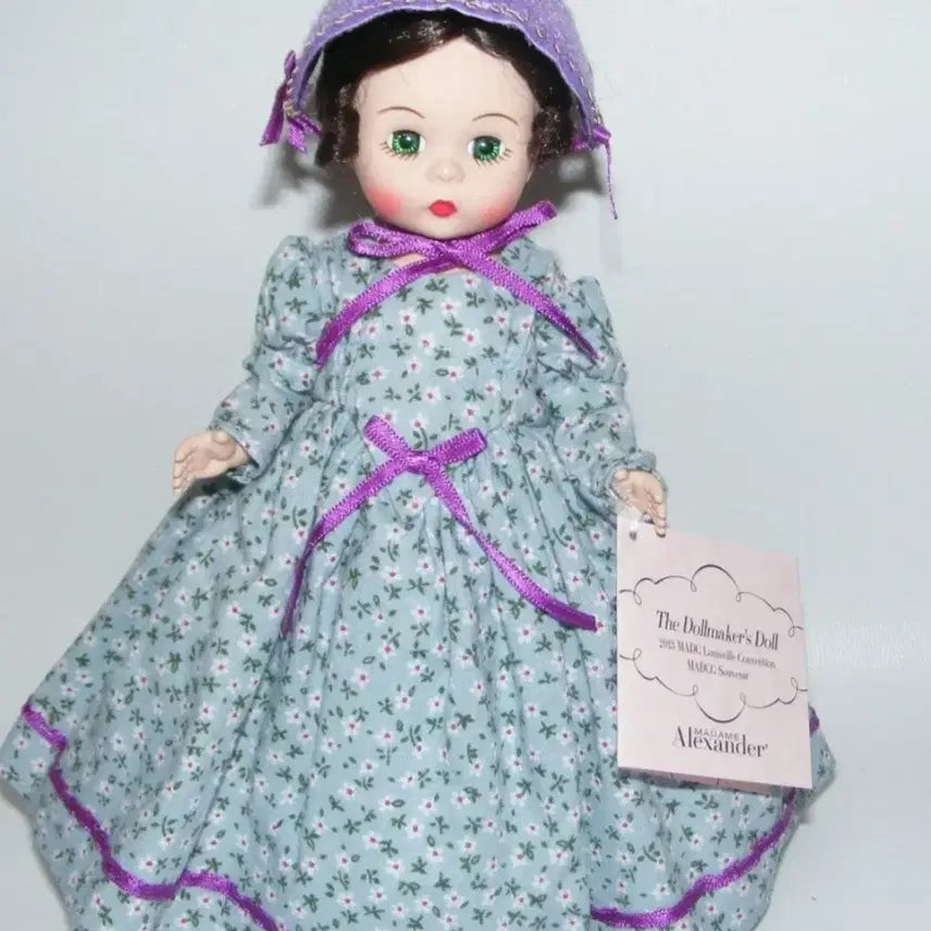 [BUNJANG] Madame Alexander Doll with Blue Floral Dress and Purple Hat / 마담 알렉산더 인형