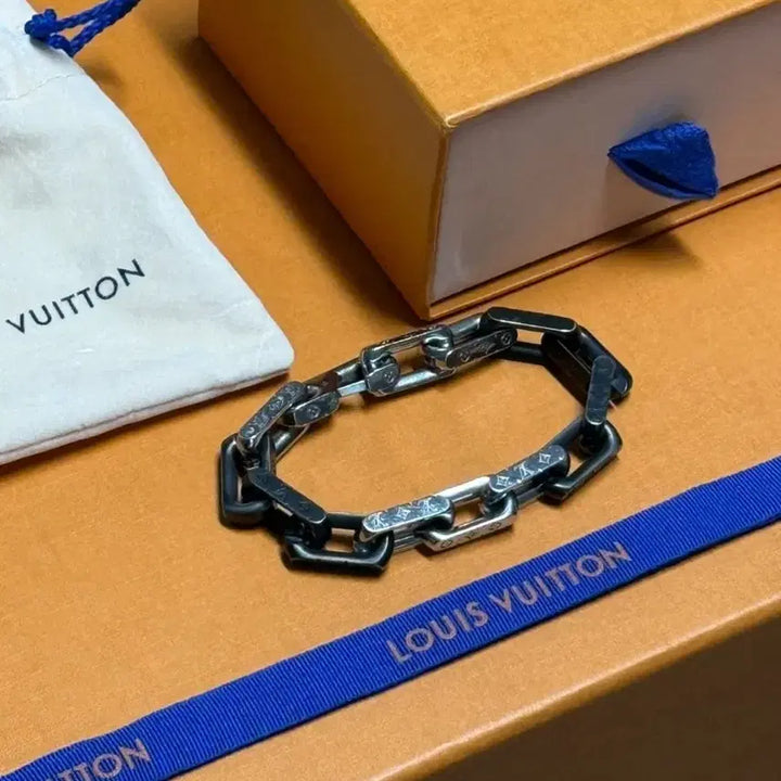 [BUNJANG] Louis Vuitton Chain Links Bracelet M Size / 루이비통 체인링크 브레이슬릿 M사이즈
