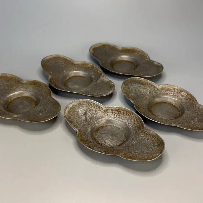 [BUNJANG] Pewter Mokgwa-shaped Celadon Pa-Cho-Seon Pattern Tea Coaster Set (5 pieces) / 주석 목과형 칠보파초선문 잔탁 5매 주석잔탁 주석차탁 차선 잔대 잔받침