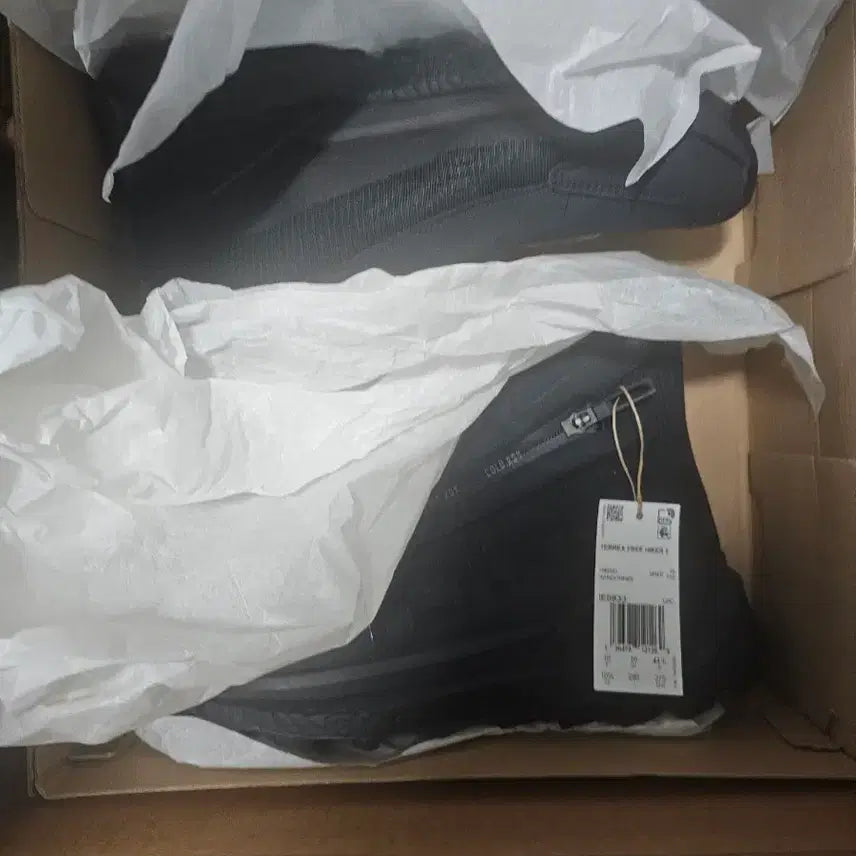 [BUNJANG] Adidas Terrex Free Hiker 2 Cold.Rdy Hiking Boots / 아디다스 테렉스 프리하이커2 콜드레디 285