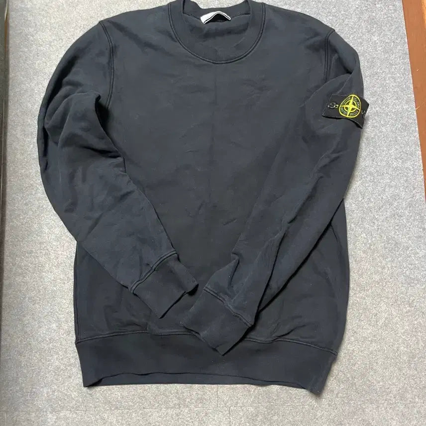 [SOLD OUT] 스톤아일랜드 맨투맨 L