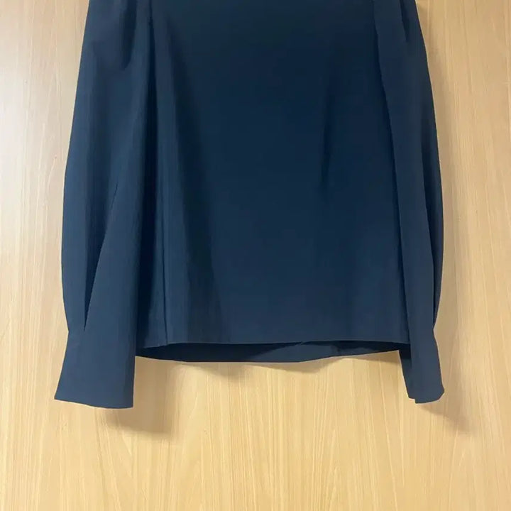 [BUNJANG] Flooum Rose Vine Blouse Black Size 2 / 플로움 로즈 바인 블라우스 블랙 2사이즈