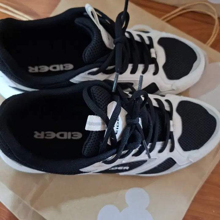 [BUNJANG] Eider Black/White Sneakers / EIDER 운동화 블랙/화이트