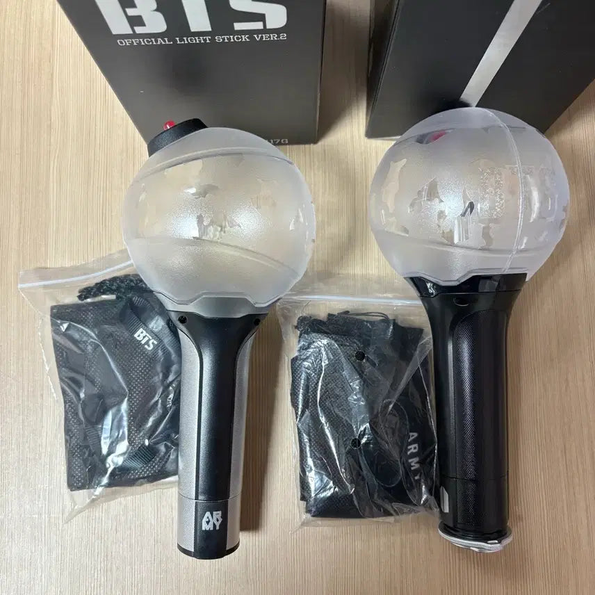 [BUNJANG] BTS ARMY Bomb Ver.2 &amp; Ver.3 Bundle Set / (일괄) 방탄 아미밤 ver.2,3 bts 삼미밤응원봉