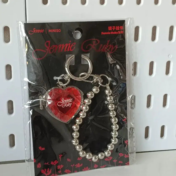 [BUNJANG] BLACKPINK Jennie x MiniSo Ruby Mirror Keyring / 블랙핑크 제니 x 미니소 팝업 제니 루비 거울 키링