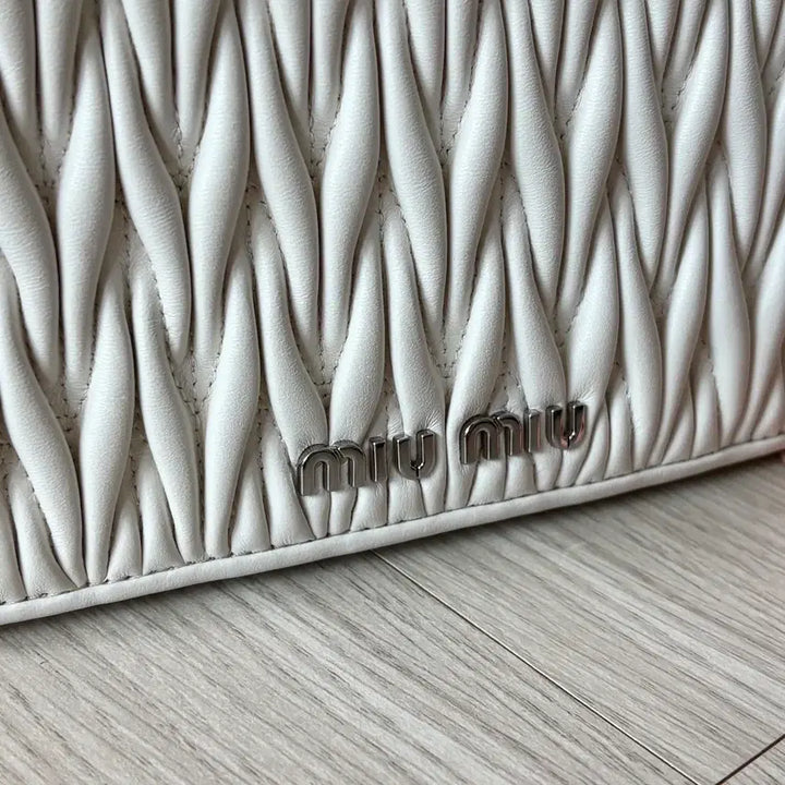[BUNJANG] Miu Miu Leather Shoulder/Cross Bag / 미우미우