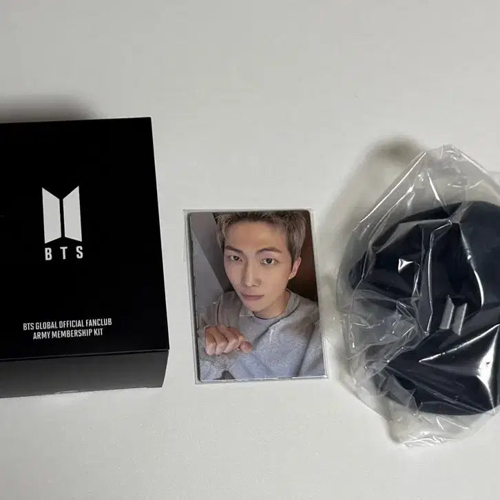 [BUNJANG] BTS ARMY Membership V7 Gift Set Photocard &amp; Black Ball Cap / BTS 아미 멤버쉽 기프트 V7