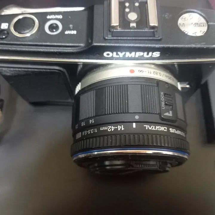 [BUNJANG] Olympus PEN E-P2 Digital Camera with Accessories / 올림푸스 PEN E-P2 디카 (구성품 포함)