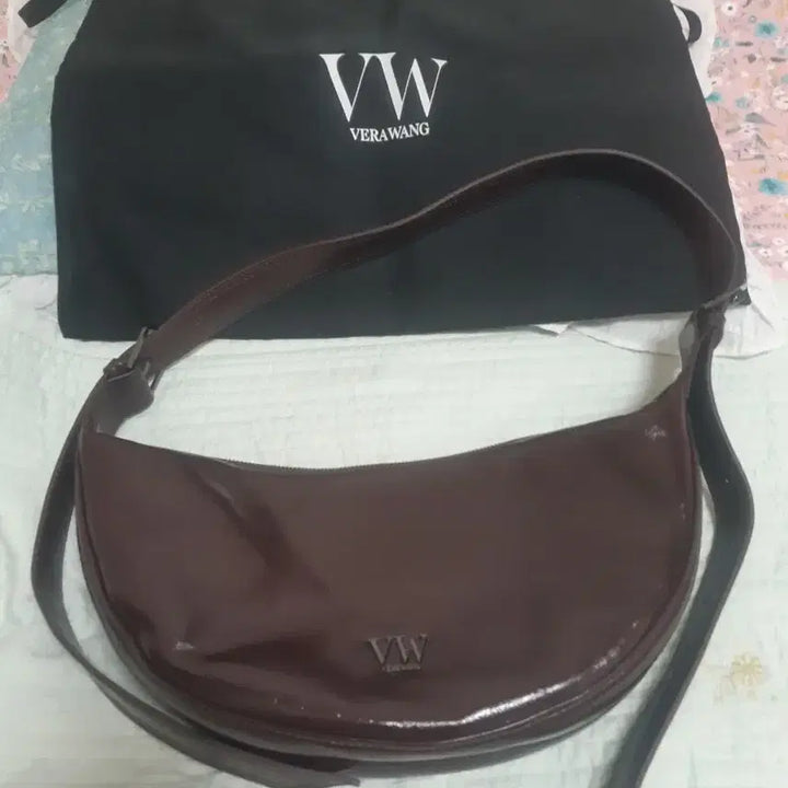 [BUNJANG] Bera Wang Croissant Bag Brown / 배라왕 크루아상 백