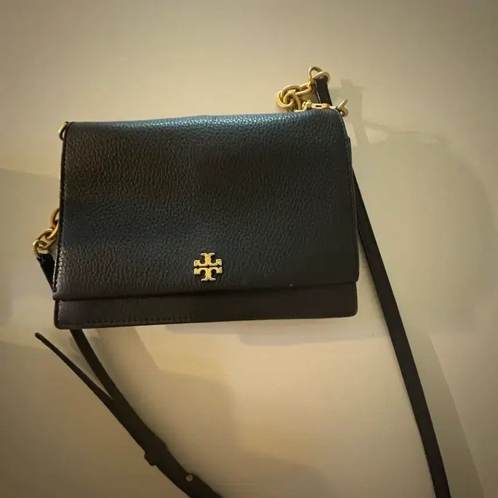 [BUNJANG] Tory Burch Gold Logo Crossbody Bag / 토리버치 금장로고 크로스백