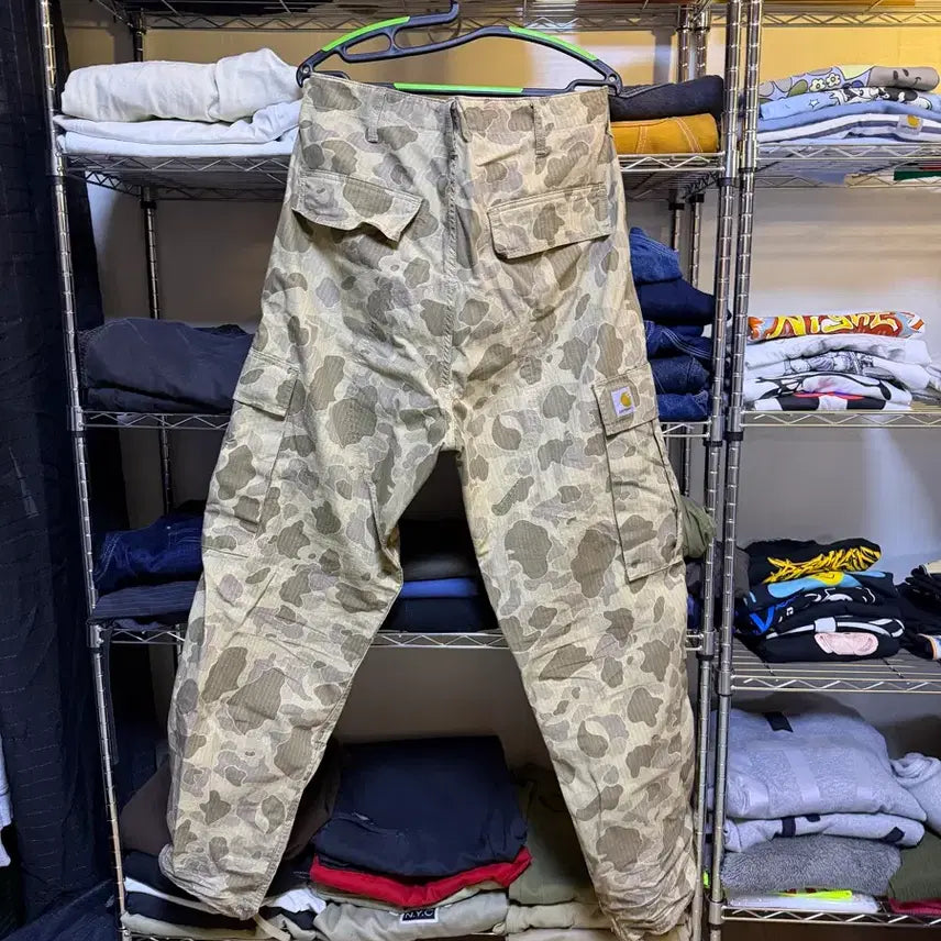 [BUNJANG] Carhartt Camo Pattern Cargo Pants / 칼하트 카모 패턴 카고 팬츠
