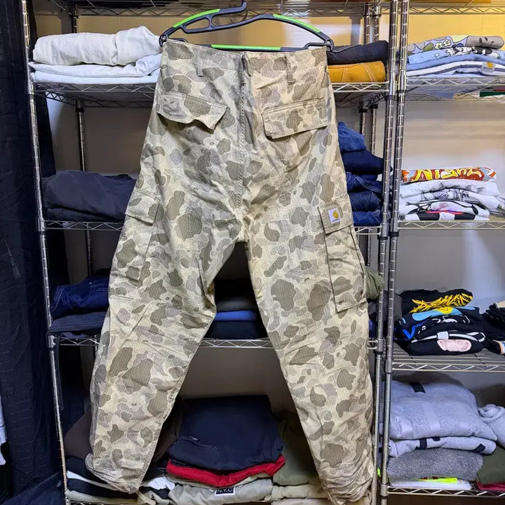 [BUNJANG] Carhartt Camo Pattern Cargo Pants / 칼하트 카모 패턴 카고 팬츠