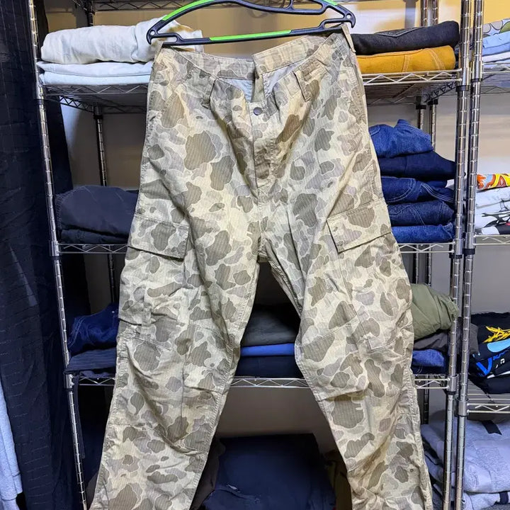 [BUNJANG] Carhartt Camo Pattern Cargo Pants / 칼하트 카모 패턴 카고 팬츠