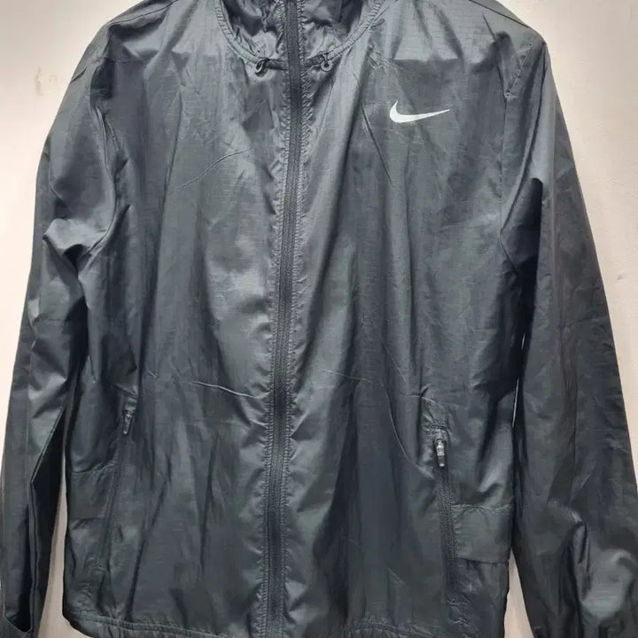 [BUNJANG] Nike Black Windbreaker Jacket Size M / 나이키 바람막이 자켓 블랙 사이즈M