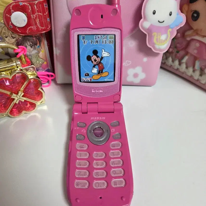 [BUNJANG] Classic Docomo Pink Mickey Mouse Mockup Feature Phone / 오늘만 할인) 고전 도코모 핑크 미키마우스 모형폰 목업폰 피처폰