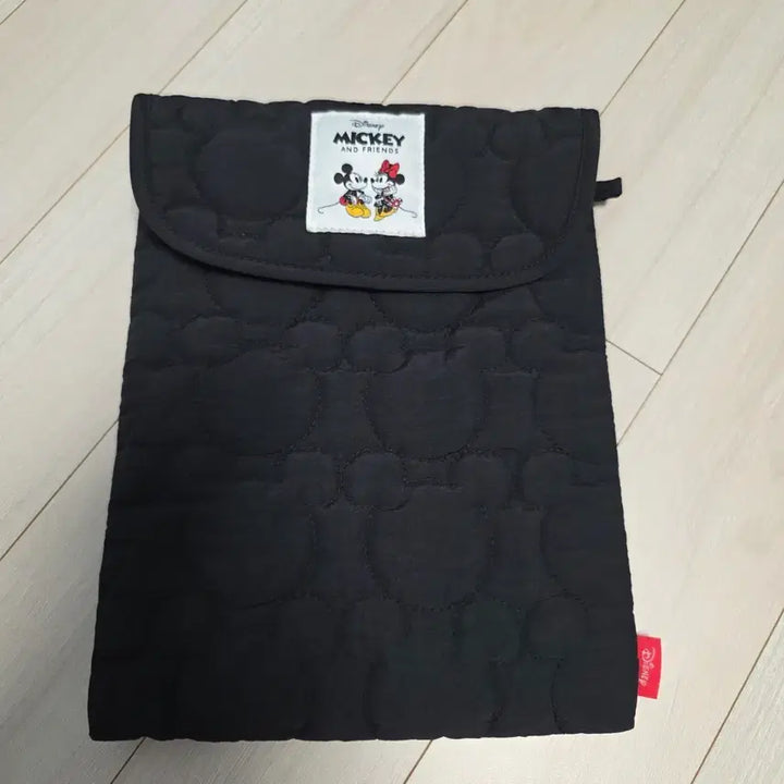 [BUNJANG] Disney Mickey Mouse Pattern Quilted Pouch / 디즈니 미키 마우스 패턴 파우치